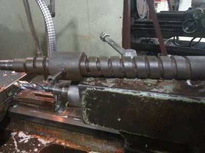 普通車床螺紋加工全解析 牙型識(shí)別、牙距計(jì)算、刀具修磨與掛擋操作